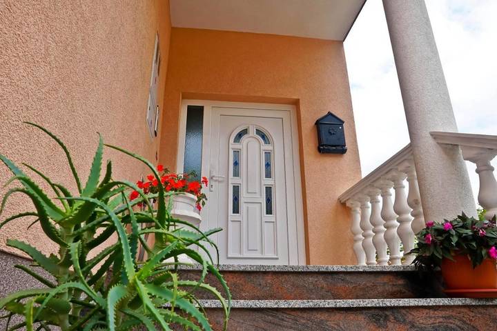 Maison d’hôte pour 6 personnes, avec jardin et vue, adapté aux familles à Pula - 4