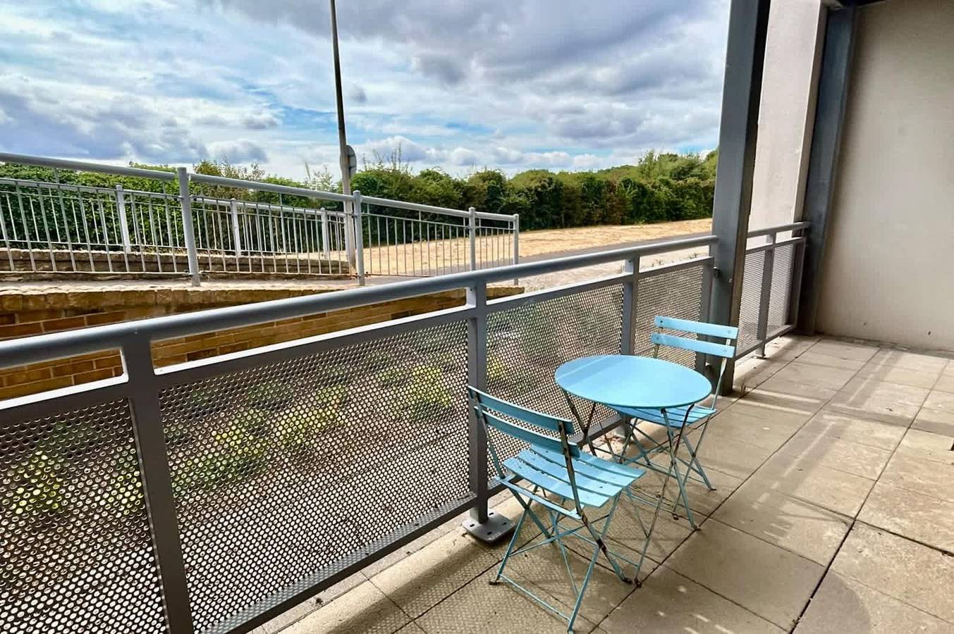 Entire apartment, Bay Retreat - Moments from Hamworthy Park in Poole, Poole Harbour