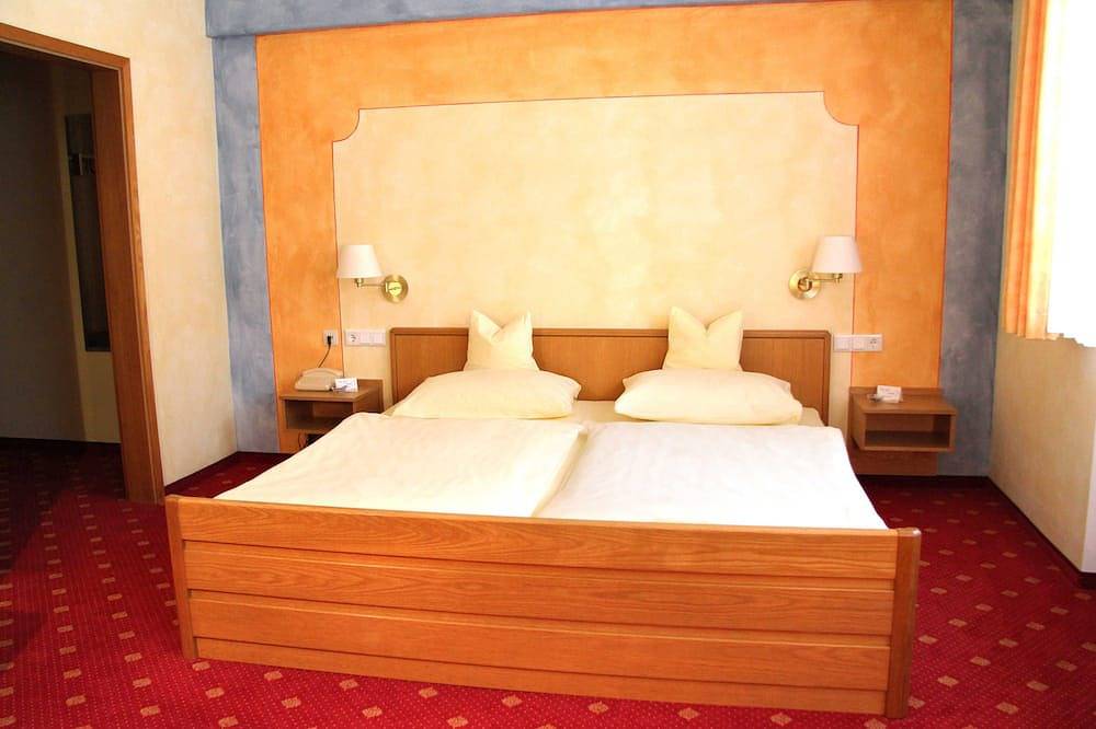 Doppelzimmer 1 - Hotel-Garni Goldener Schwan in Bad Windsheim, Steigerwald