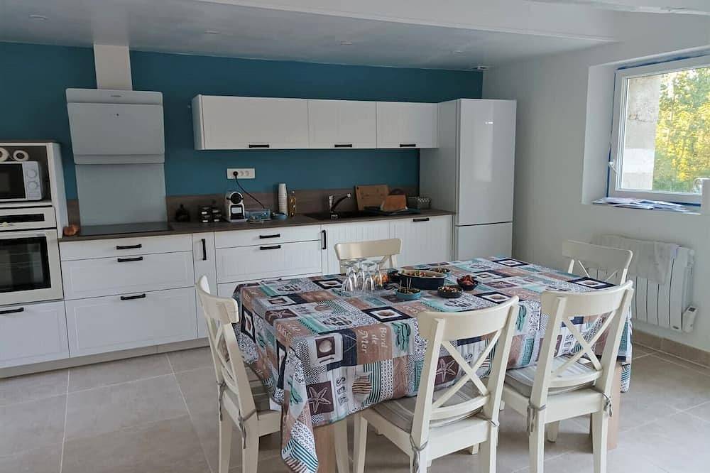 Quiet house, 500m from the Vilaine and 1 km from La Roche Bernard in Marzan, Côte des Mégalithes