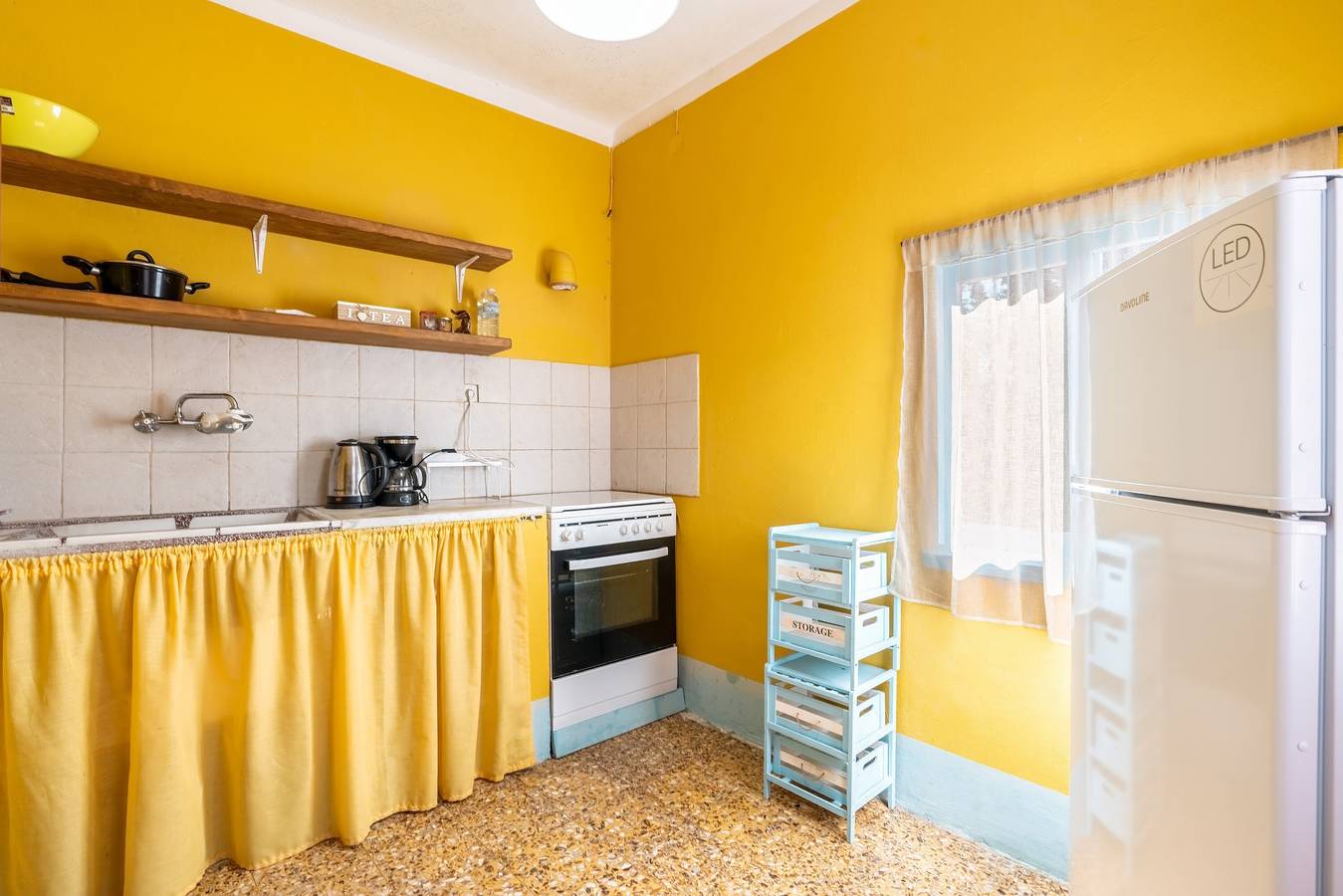 Vakantiehuis 'Katia's Home First Floor' met gedeelde tuin, wifi en airco in Rhodos Stad, Rhodos