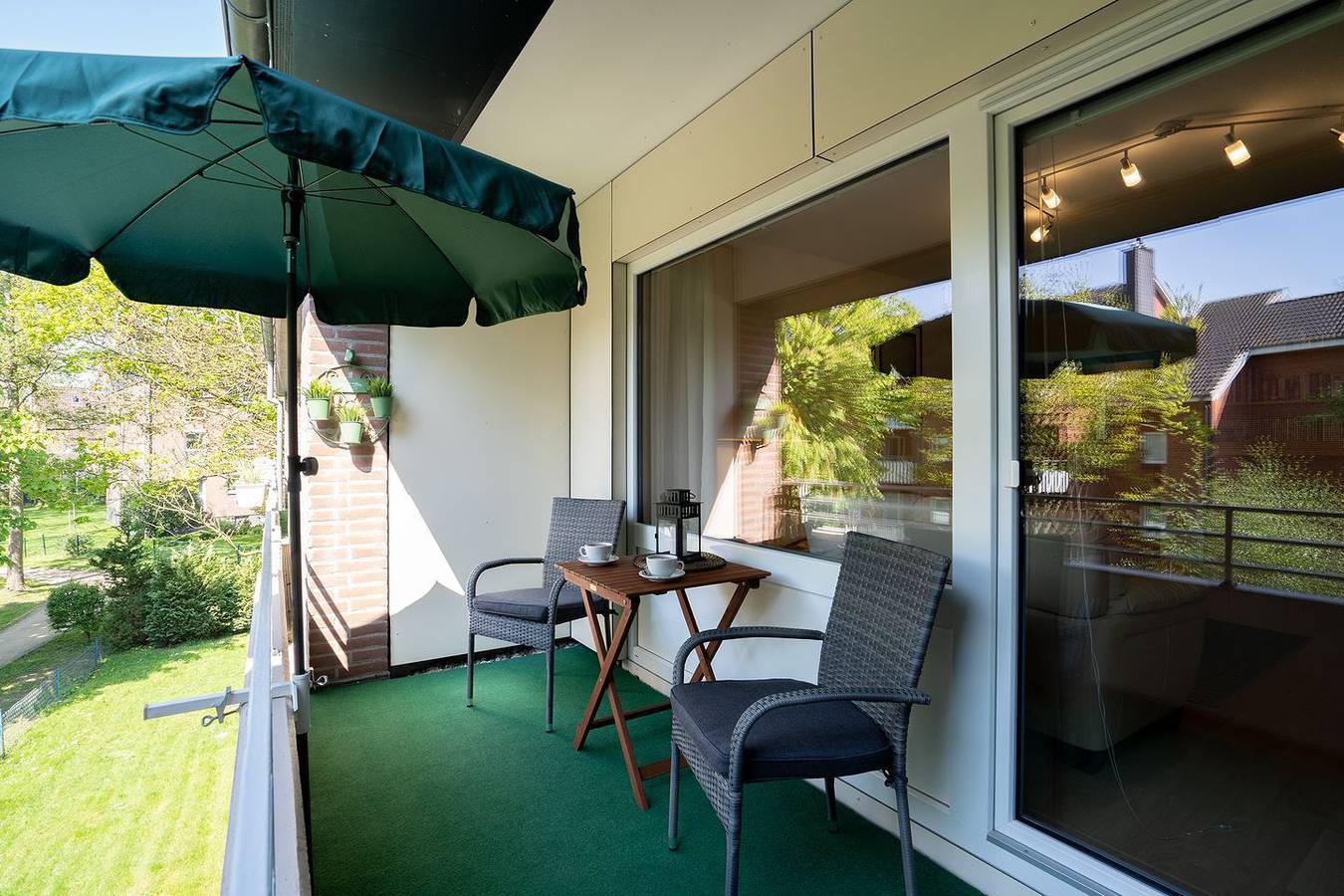 Ganze Wohnung, Ruhig gelegene Wohnung am Strand mit Parkplatz und Balkon in Scharbeutz, Ostholstein