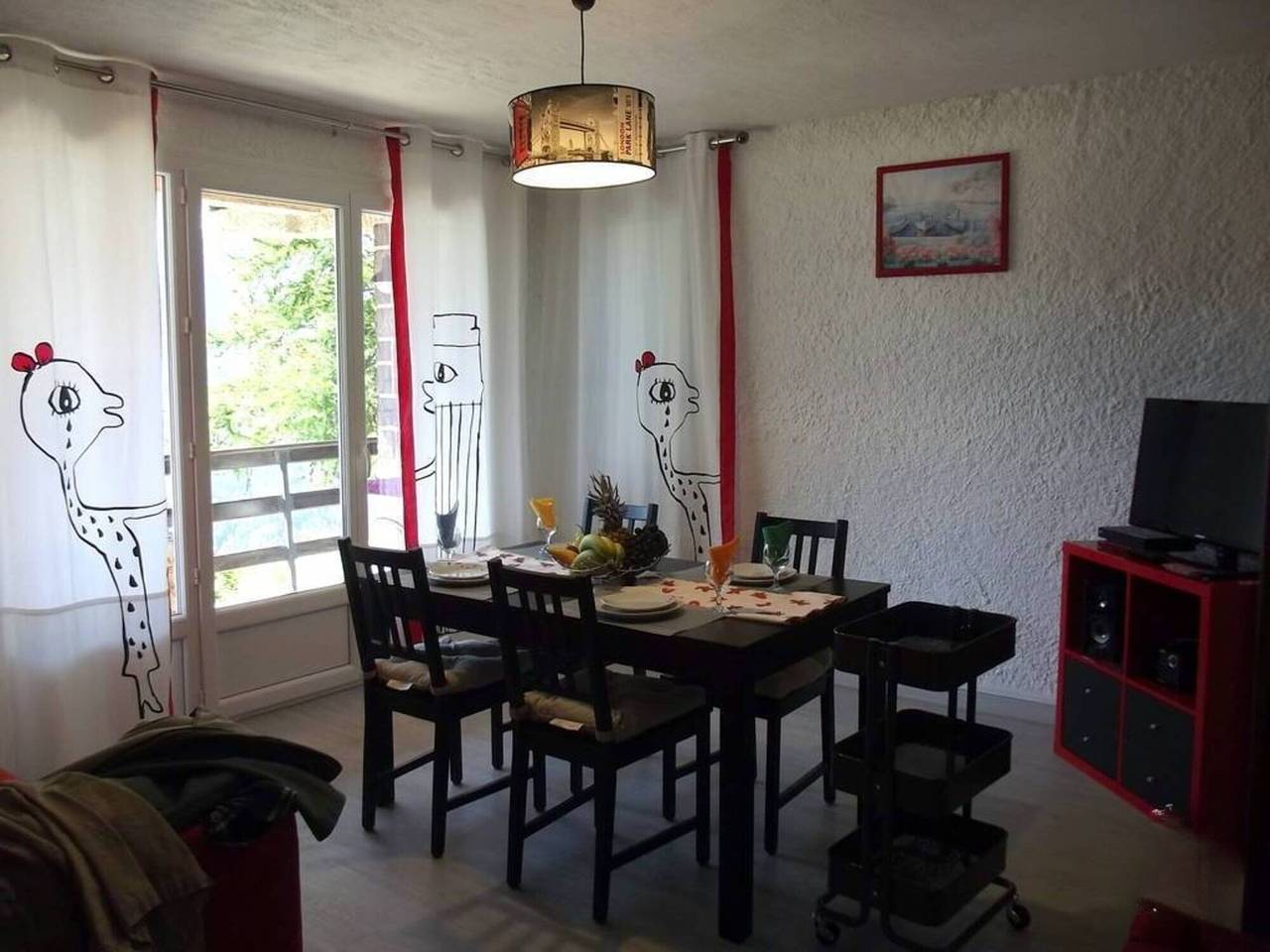Entire apartment, Mountain-side apartment with mountain views, private terrace and Wi-Fi in Orcières, Écrins National Park