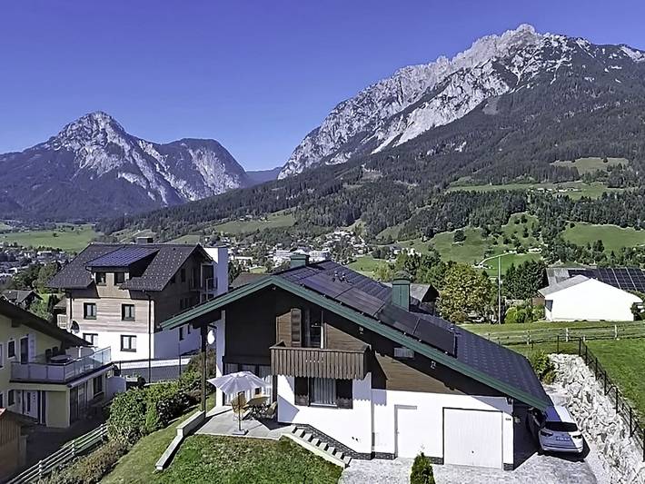 Ferienhaus für 6 Personen, mit Balkon und Terrasse sowie Garten in Dachstein