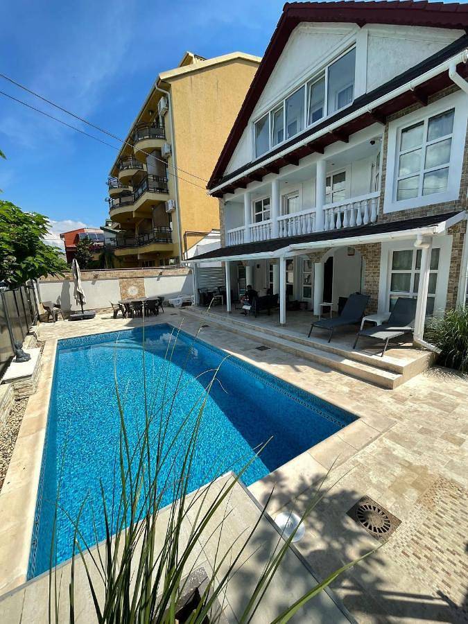 Villa pour 9 personnes, avec jardin ainsi que piscine et vue, animaux acceptés en Roumanie - 2