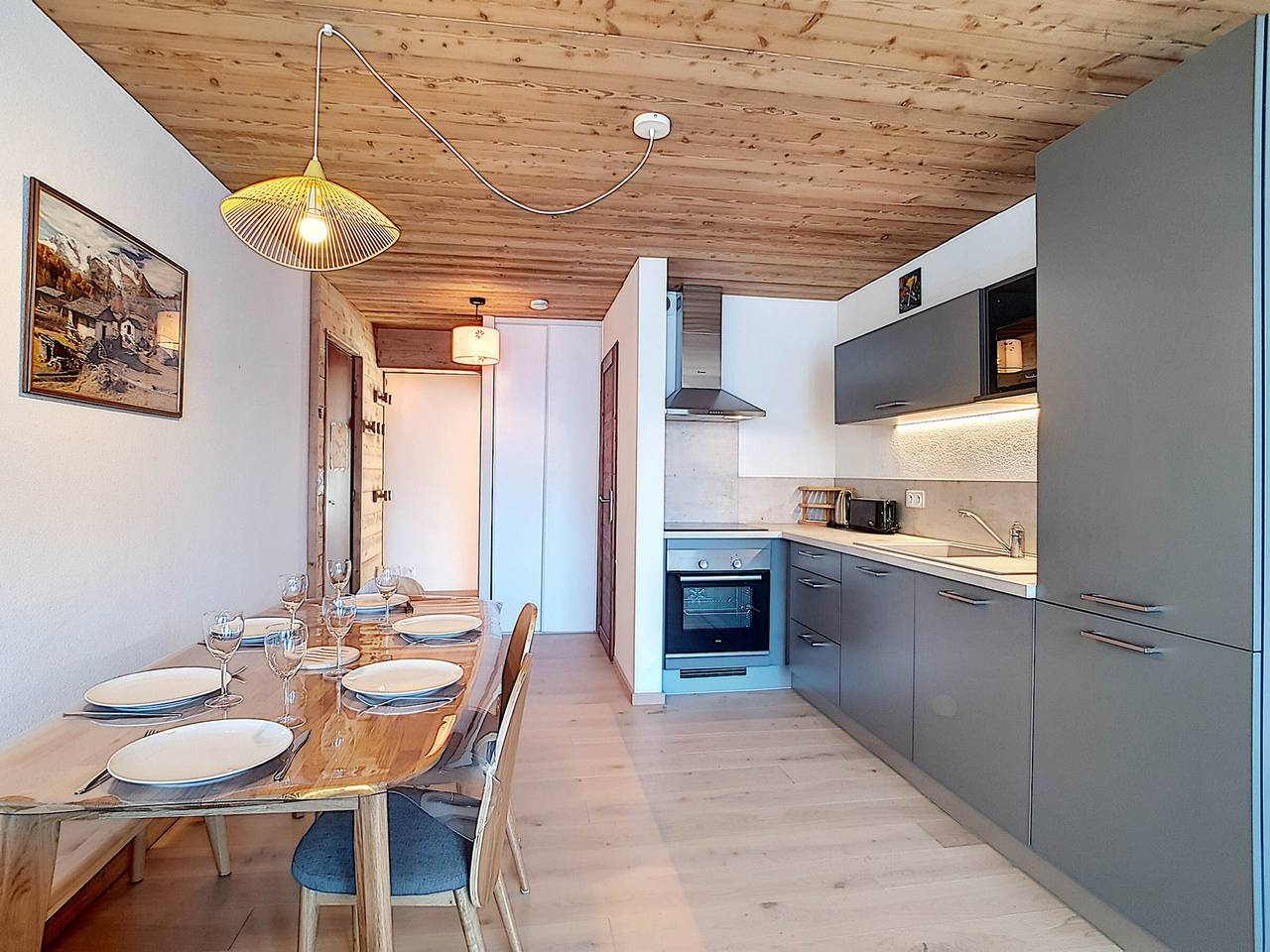 Entire apartment, La Clusaz - Apartment 6 pers, south balcony, ski locker in La Clusaz, Annecy region