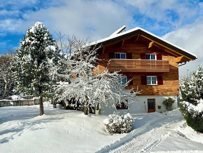 Ferienhaus für 4 Personen, mit Balkon und Terrasse