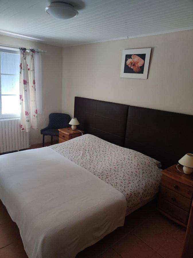 Chambre d’hôte pour 4 personnes, avec piscine ainsi que jardin et vue, animaux acceptés
