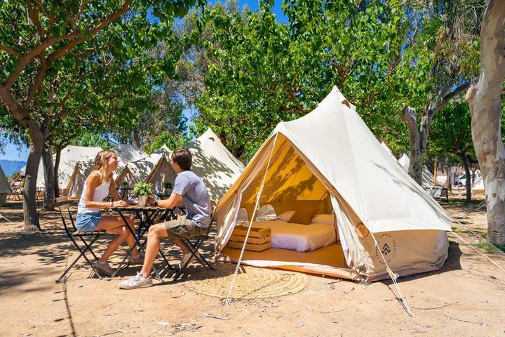 Tienda para 2 personas, con Terraza además de Jardín y Piscina en Delta del Ebro