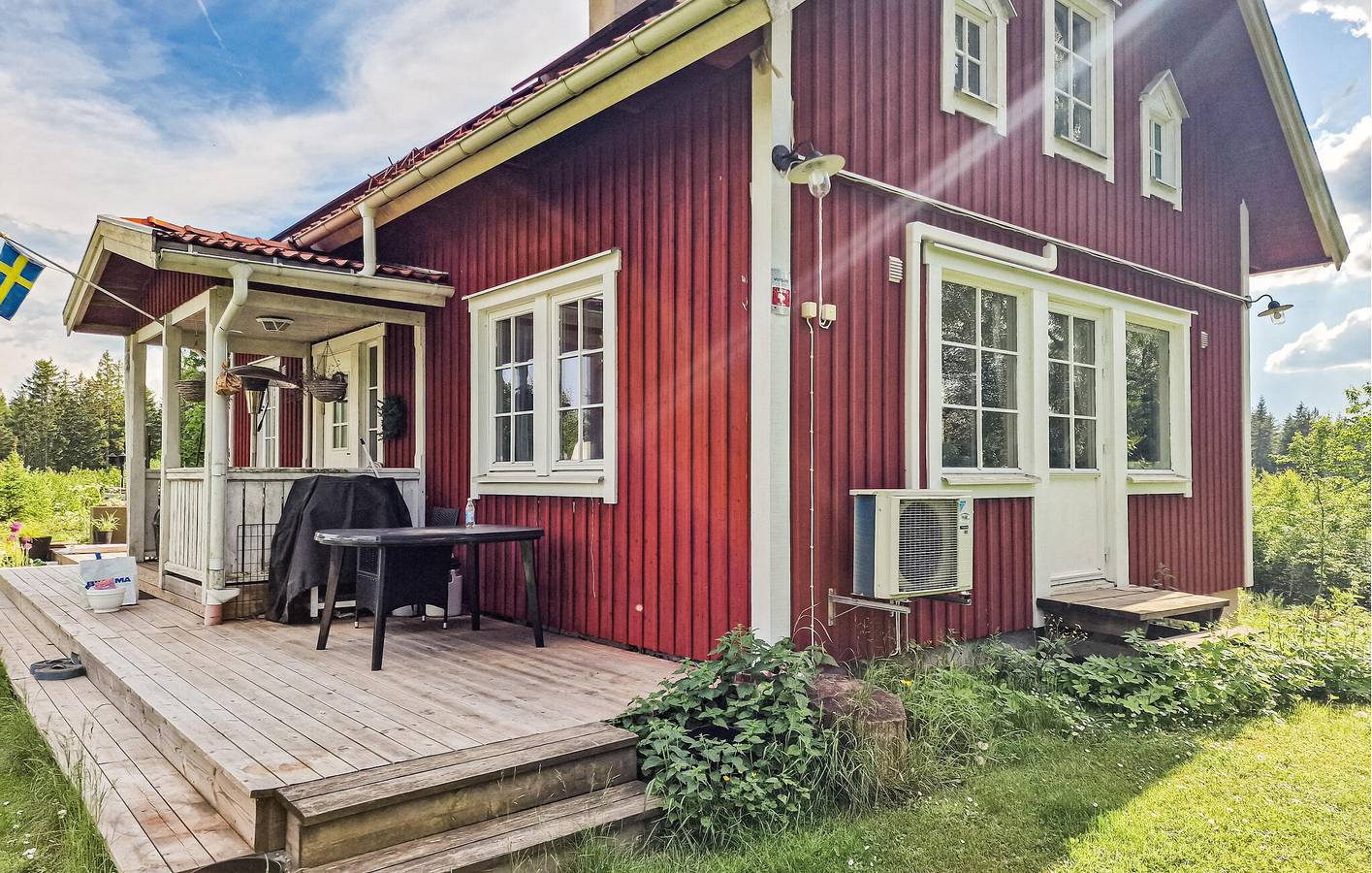 Hus för 5 Personer med trädgård in Sandhems distrikt, Sandhem