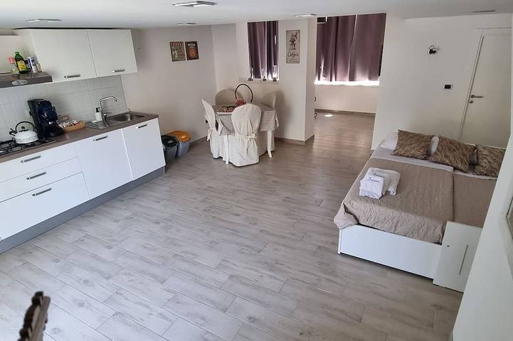 Ganze Wohnung, Apartment with free parking and sea view in Pozzuoli, Neapel Provinz