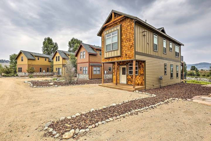 Location de vacances pour 6 personnes, avec piscine ainsi que balcon et jacuzzi à Granby - 3
