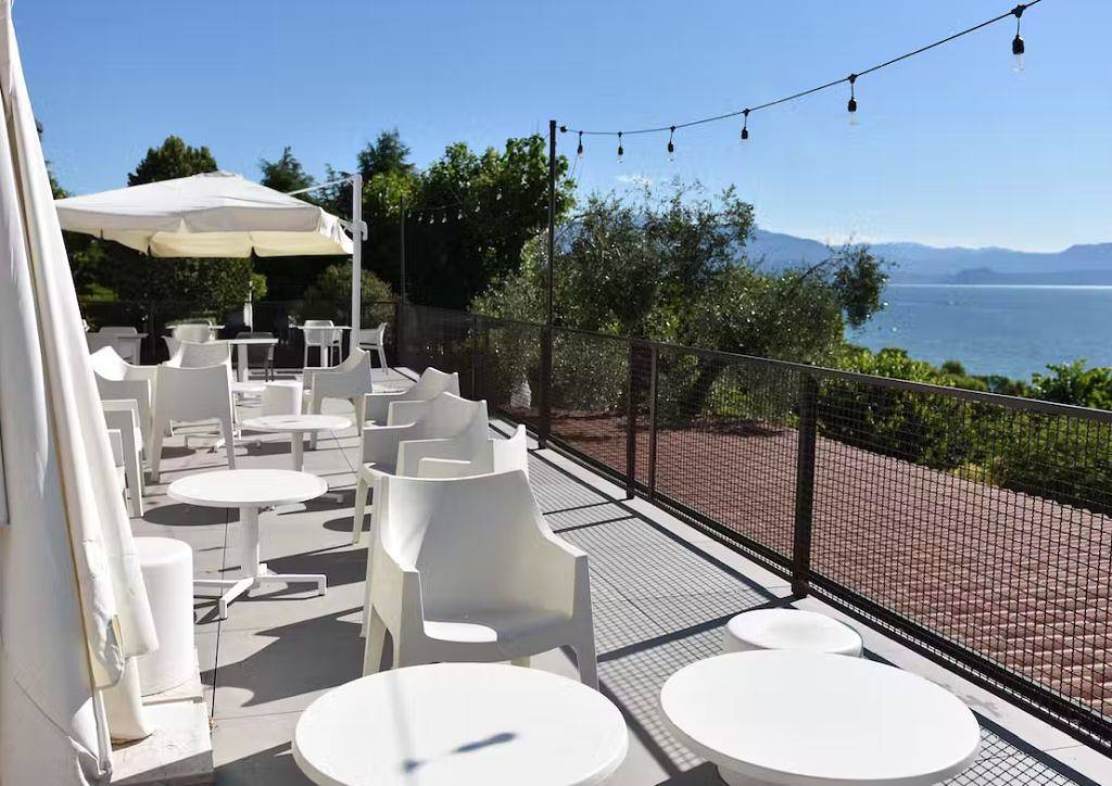 Ganze Wohnung, Ferienpark della Colombaia Safari Tent für 5 Personen in Padenghe sul Garda, Gardasee-Berge