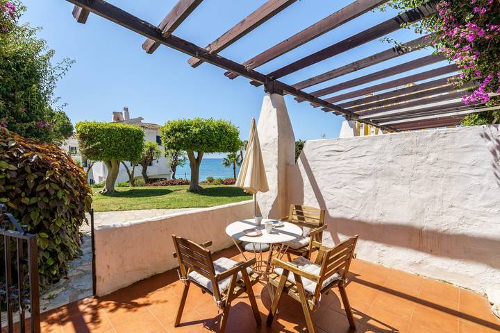 Ganze Wohnung, Charmante Ferienwohnung mit Meerblick und Wlan in Urbanizacion Calahonda, Mijas