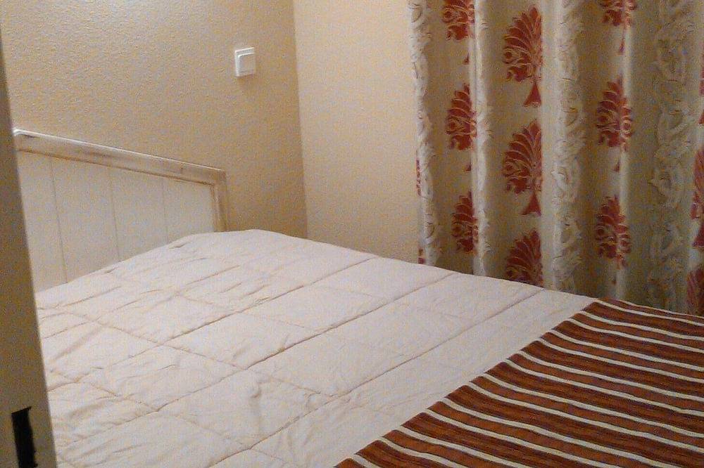 Entire apartment, T beautiful app-corniche Basque, 300 m'Ocean, equipment. complete, Urrugne, Hendaye in Urrugne, Bayonne region