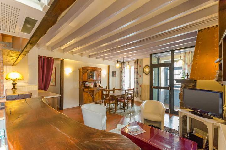 Gîte pour 6 personnes, avec Terrasse dans Saint-Hilaire-sous-Romilly - 4