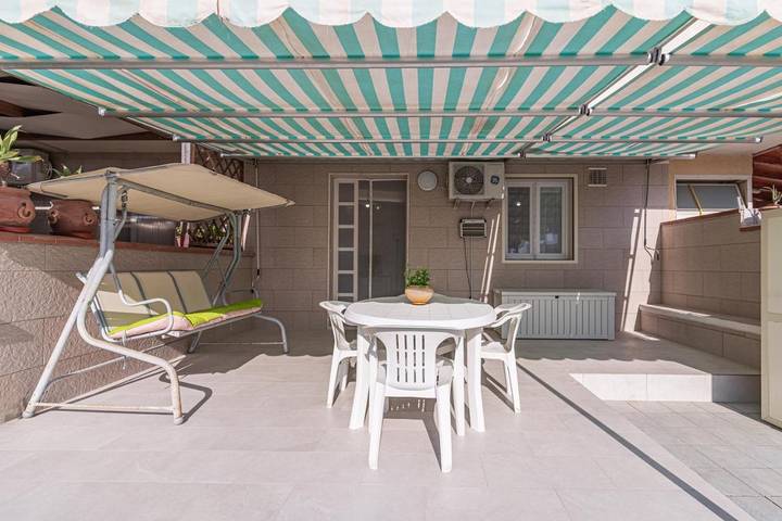 Appartamento per 5 persone, con terrazza a Punta Braccetto