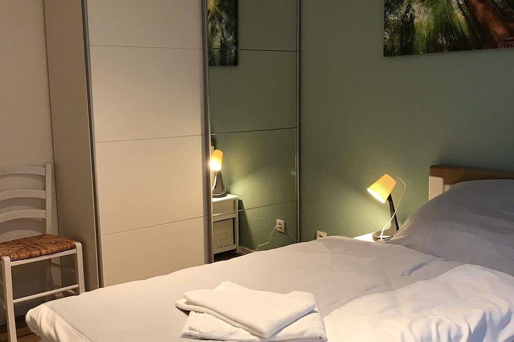 Ganze Wohnung, Ferienwohnung für 6 P. mit Sauna & Holzofen - am Wasser und in Strandnähe in Geeste, Hasetal