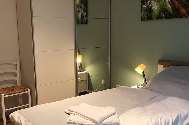 Ganze Wohnung, Ferienwohnung für 6 P. mit Sauna & Holzofen - am Wasser und in Strandnähe in Geeste, Hasetal