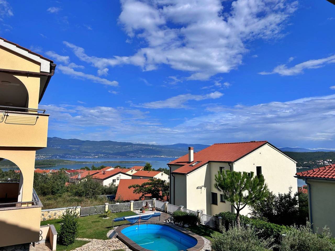 Ganze Wohnung, Apartment Pinta de Sol - Meerblick, haustierfreundlich, Balkon, Grill, privater Parkplatz in Čižići, Krk