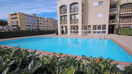 Gîte pour 4 personnes, avec jardin et piscine dans Plage De La Croisette Sainte Maxime