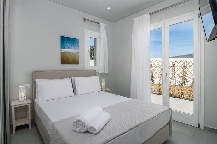 Villa pour 5 personnes, avec balcon et piscine ainsi que jardin et jacuzzi dans Milos - 2