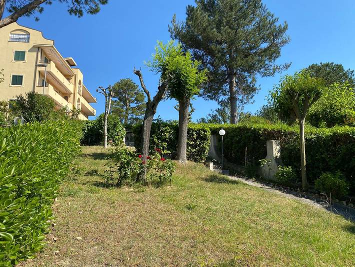 Ferienwohnung für 8 Personen, mit Balkon und Terrasse sowie Garten und Pool in Gabicce Mare