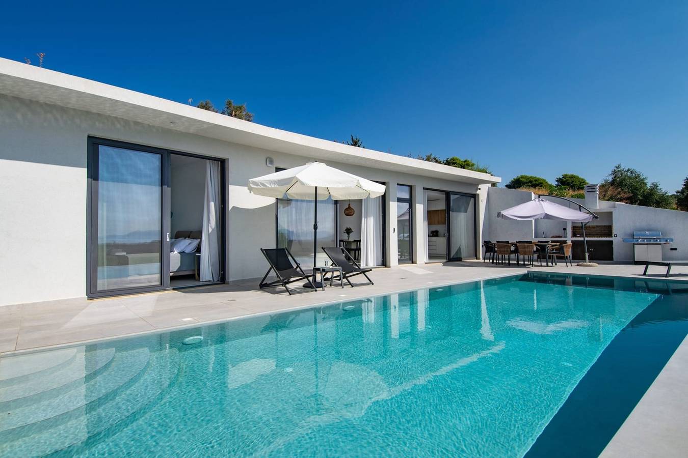 Villa Therona, Private Infinity Pool, Spacious Furnished Terrace, Lefkada in Απόλπαινα, Πόλη της Λευκάδας