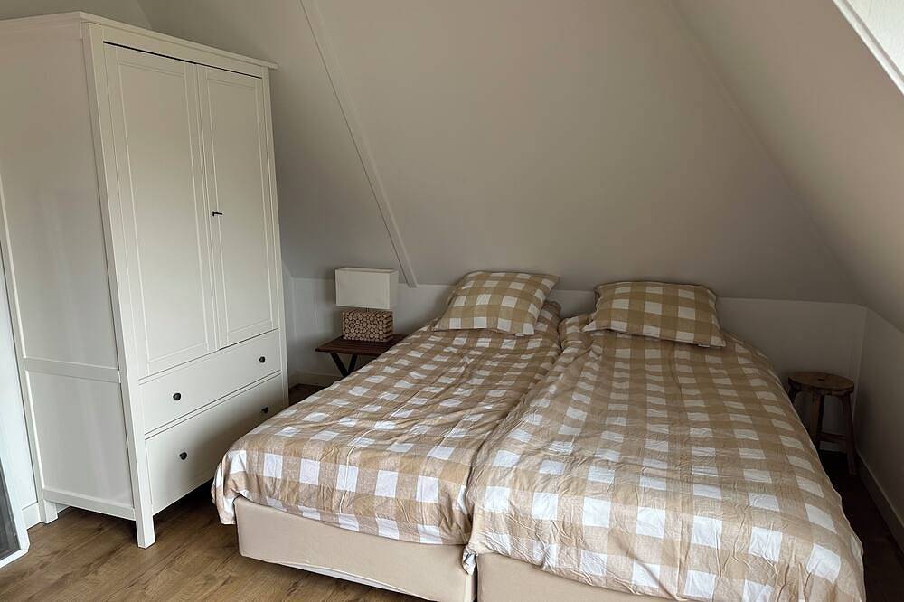 Vakantiehuis met Steiger aan Water: Recent Ingericht, Nieuwe Siematic Keuken in Woudsend, Ijsselmeer