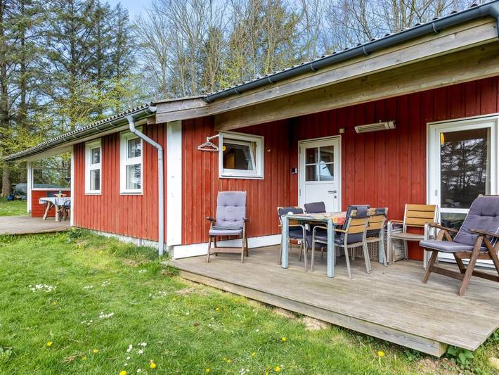 Ferienhaus für 6 Personen, mit Terrasse und Whirlpool in Skallerup Klit