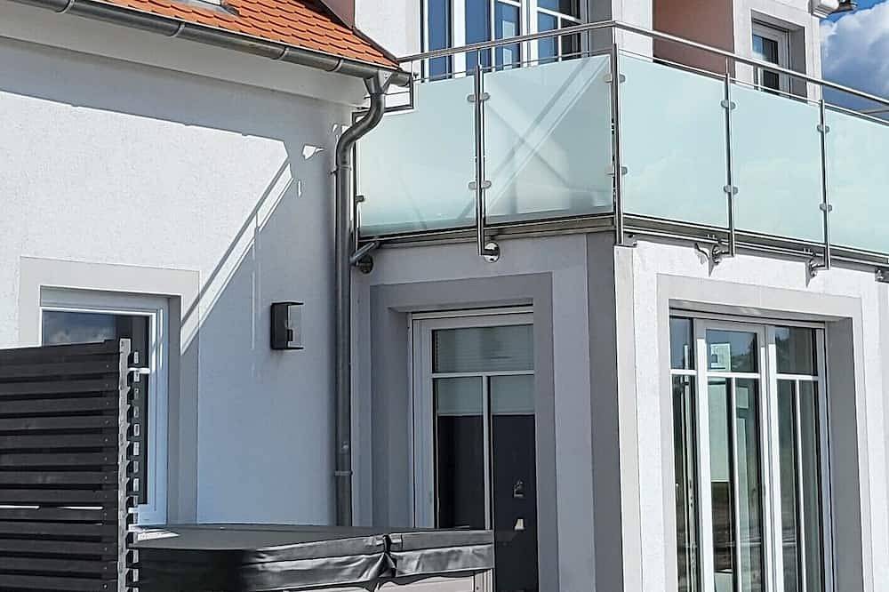 Ganze Wohnung, Ferienhaus 1 mit Sauna und Whirlpool in Feuchtwangen, Romantische Straße