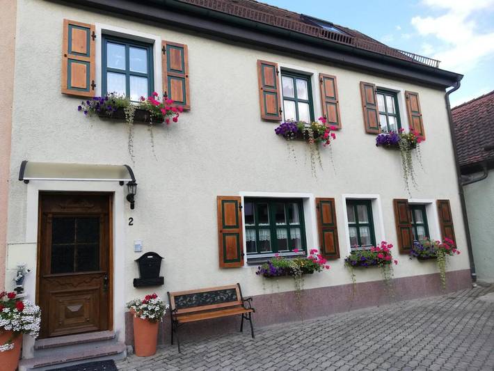 Ferienwohnung für 2 Personen, mit Terrasse und Garten in Feuchtwangen