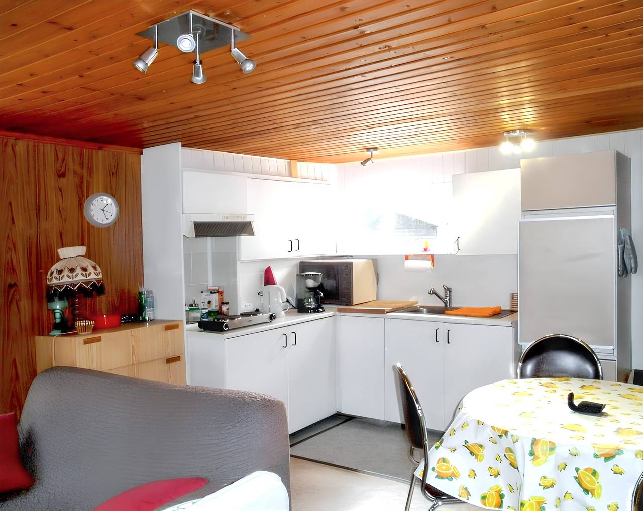 Chalet pittoresque à Tellin avec vue sur la montagne in Resteigne, Tellin
