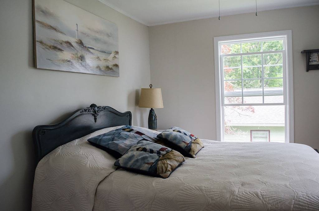 Bester Wert auf Seneca See! Neuer Remodel! Rare Level Seeufer auf der Weinstraße! in Seneca Lake