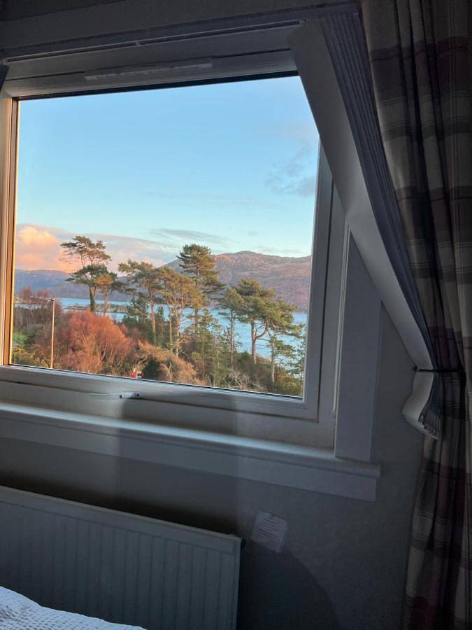 Maison d’hôte pour 2 personnes, avec vue ainsi que jardin et vue sur le lac dans Highlands