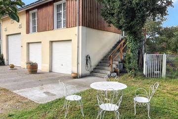 Location de vacances pour 6 personnes, avec jardin et terrasse à Le Pian-Médoc