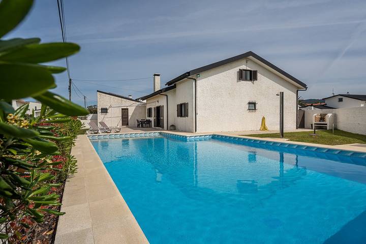 Ferienhaus für 10 Personen, mit Garten und Pool sowie Terrasse - 1