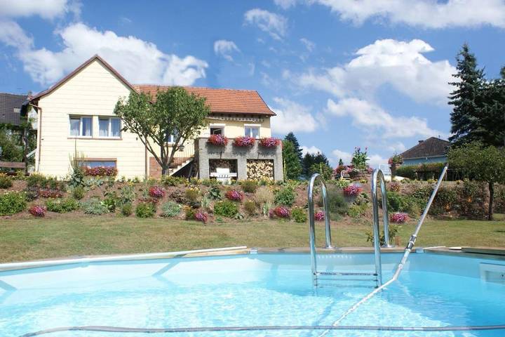 Gîte pour 2 personnes, avec Terrasse et Piscine à Lichtenberg