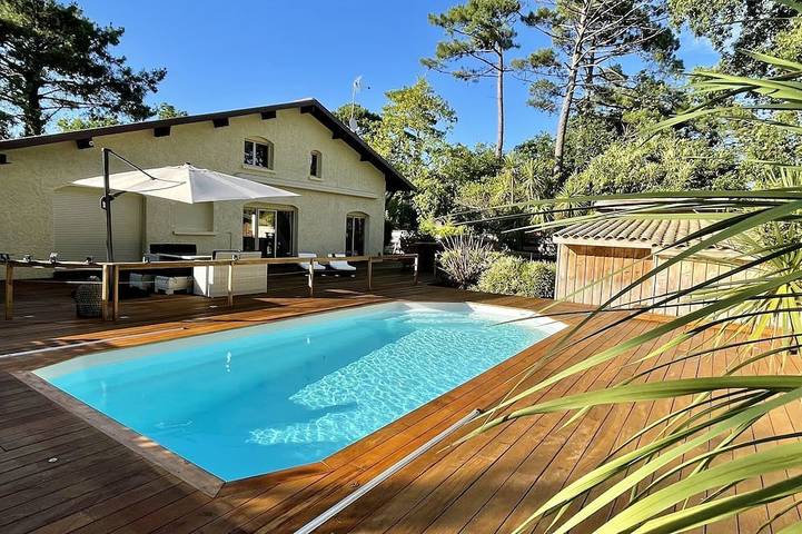 Gîte pour 8 personnes, avec Jacuzzi ainsi que Terrasse et Jardin