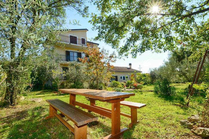 Apartament wakacyjny dla 2 osób, z balkon/ taras i basen w Umag