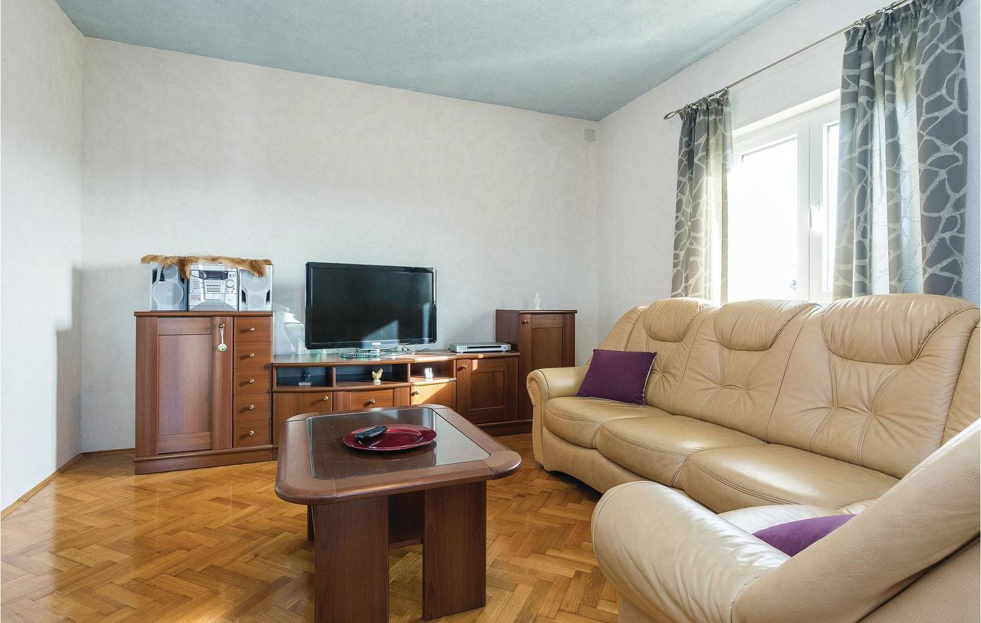 Ganze Ferienwohnung, Ferienwohnung für 6 Personen mit Terrasse in Poličnik, Zadar