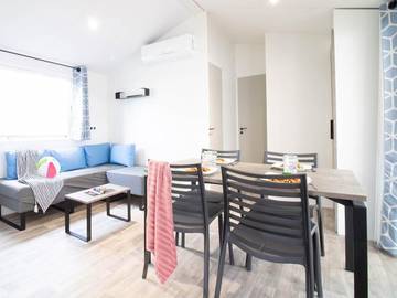 Camping pour 4 Personnes dans Saint-Georges-de-Didonne, Région de Rochefort, Photo 1