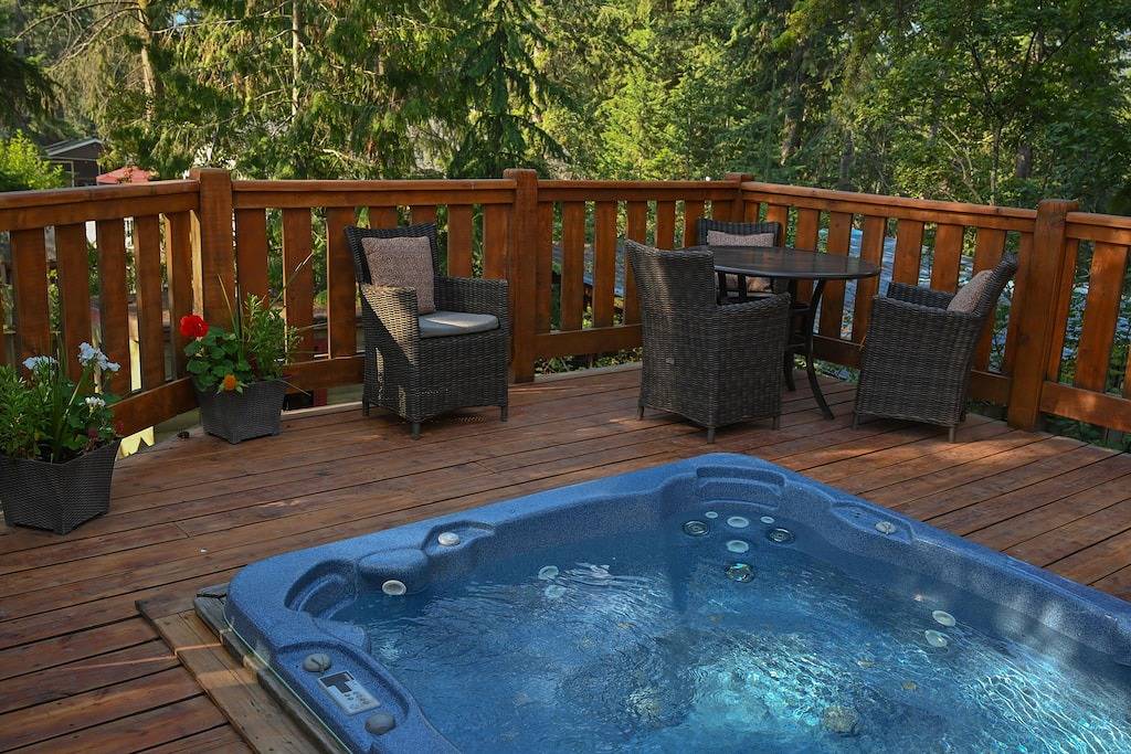 Auberge Kicking Horse Guest House in Golden, Kicking Horse