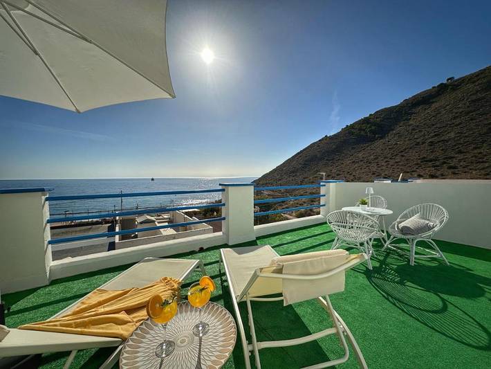 Location de vacances pour 5 personnes, avec Terrasse ainsi que Jardin et Vue dans El Portús