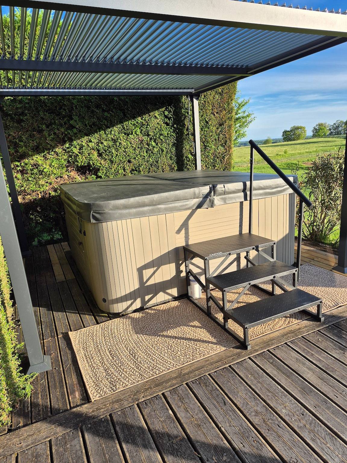 Ferienhaus 'Maison Campagne Avec Piscine Et Spa' mit privatem Pool, Wlan und Klimaanlage in La Salvetat-Belmontet, Tarn-et-Garonne