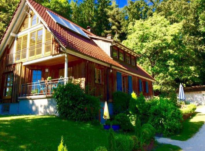 Geheel appartement, Kindvriendelijk appartement in "Das alte Forsthaus" 60 m² met terras & tuin in Bermatingen, Region Bodensee-Oberschwaben