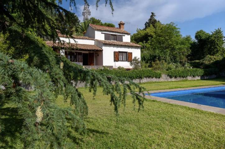 Villa Iolanda – mit Pool, umgeben von herrlichen Weinbergen in Giarre, Ätna