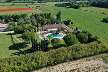 Parc de vacances pour 2 personnes, avec jardin et vue ainsi que bassin pour enfant et piscine, animaux acceptés à Lattes