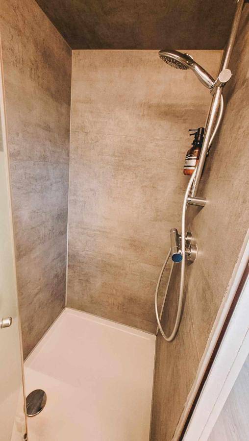 Gîte pour 2 personnes, avec sauna ainsi que vue et terrasse dans Lustin - 2