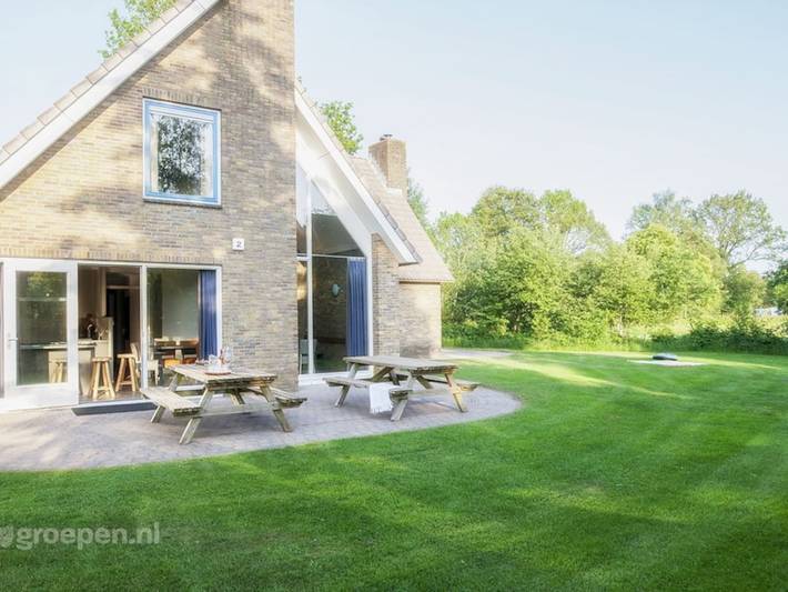 Location de vacances pour 16 personnes, avec terrasse à Assen